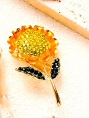 Elegant Rhinestone Enamel Sunflower Vintage Style Floral Fashion Brooch